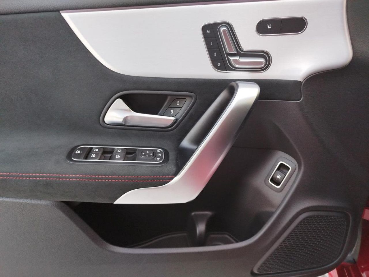 Zdjęcie pojazdu 10 / 26