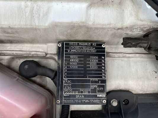 Vehicle image 15 / 16