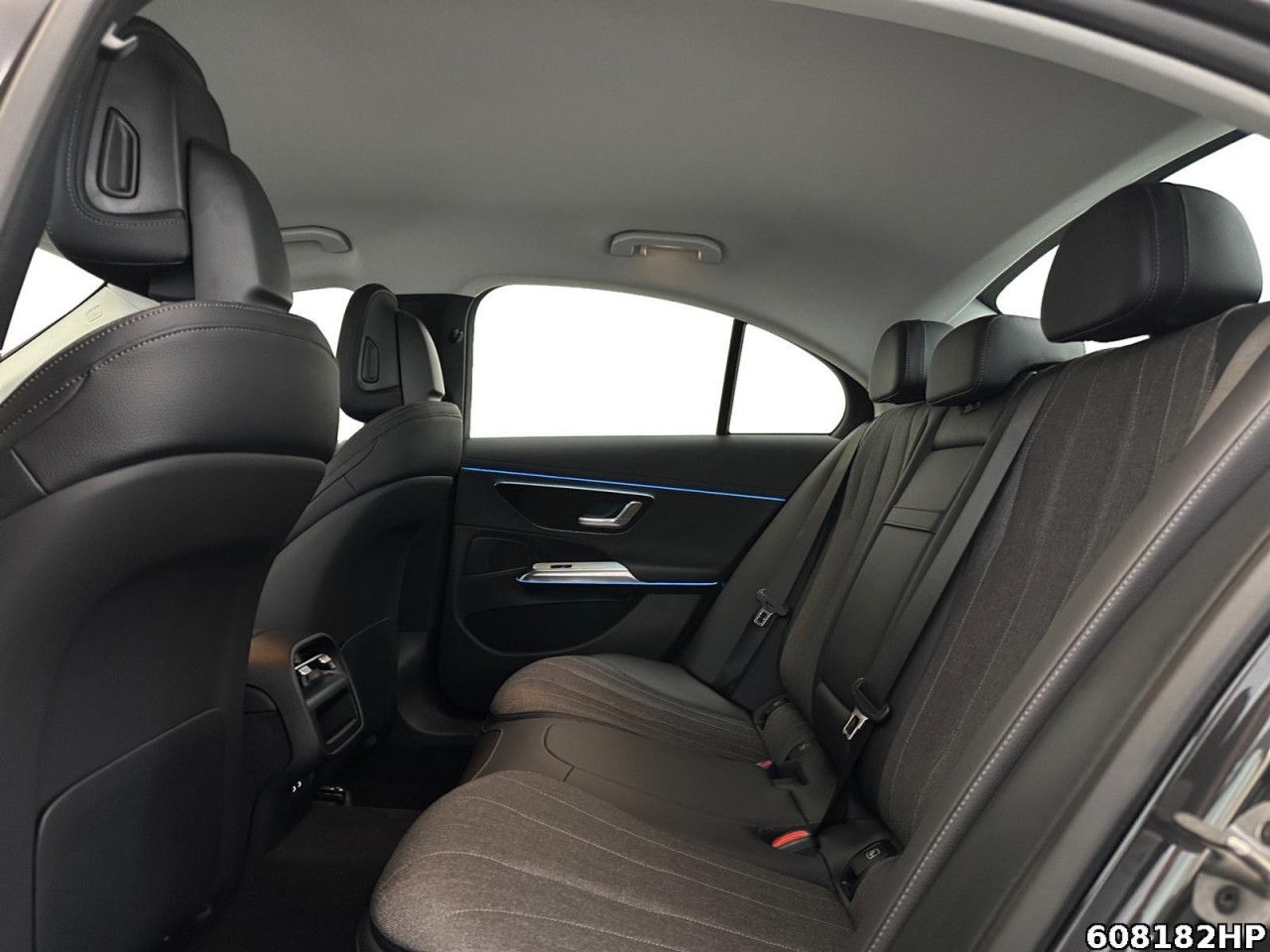 Mercedes-Benz E-Klasse – Bild 11