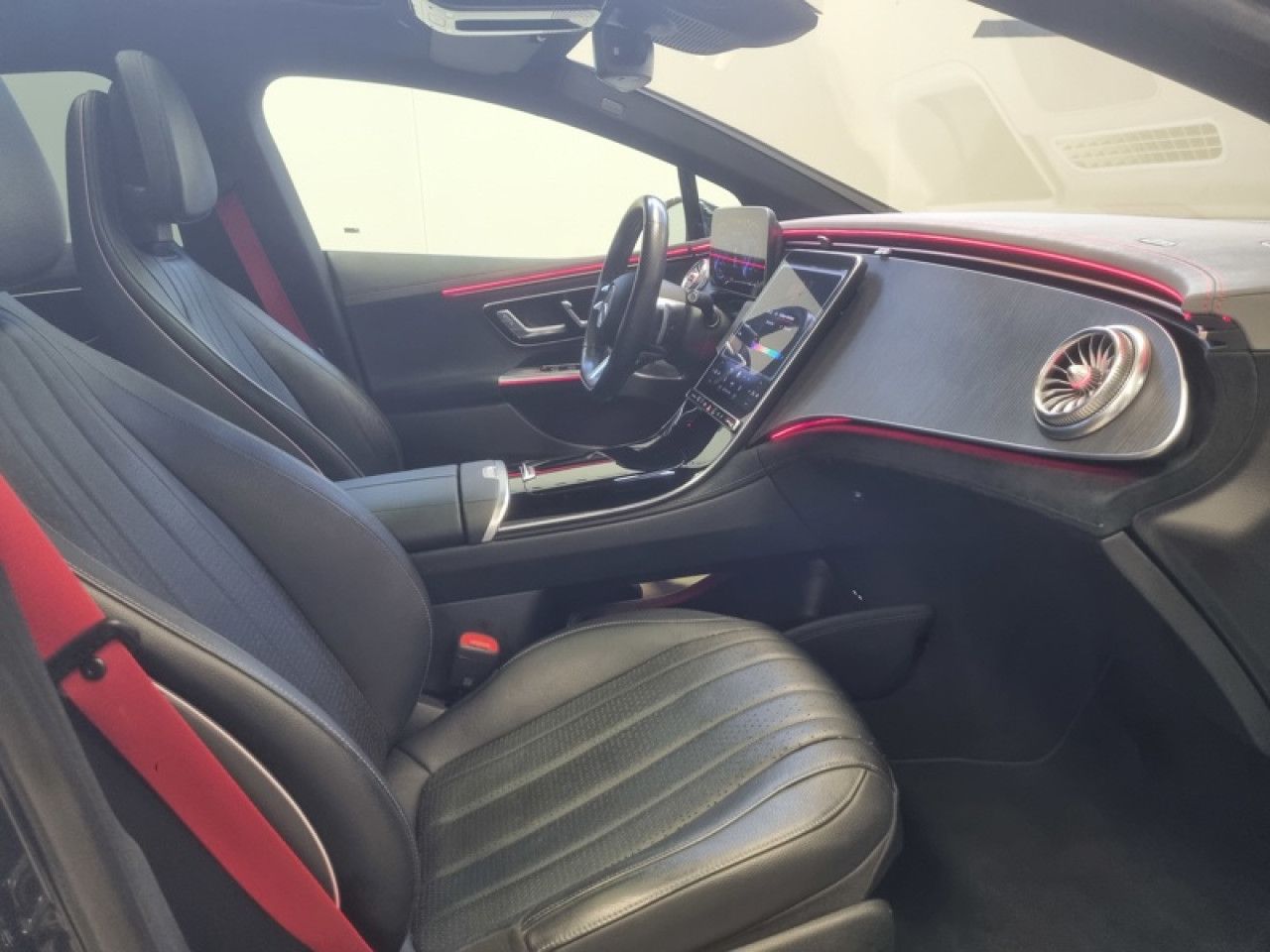 Photo du v&eacute;hicule 16 / 18