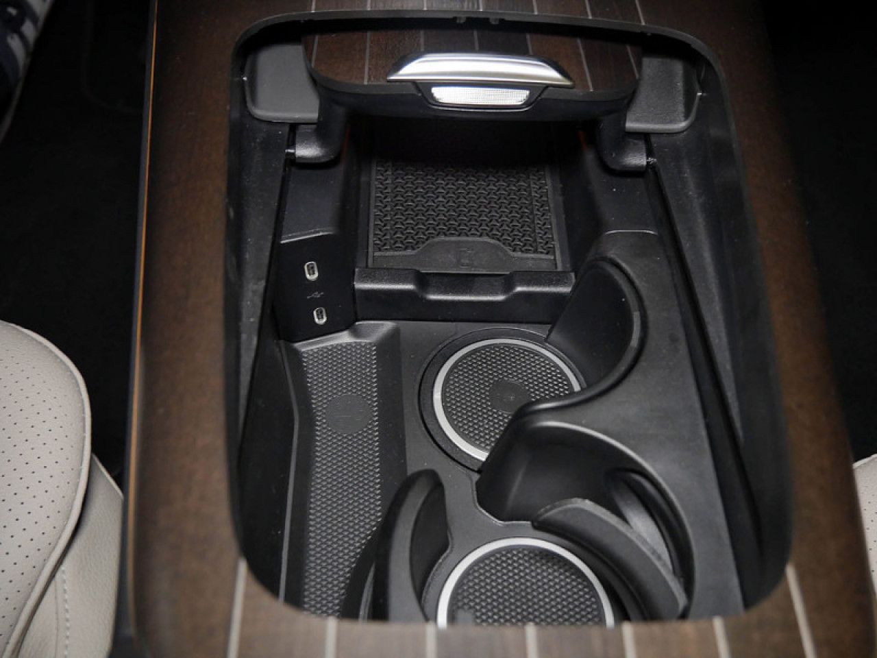 Mercedes-Benz E-Klasse – Bild 19
