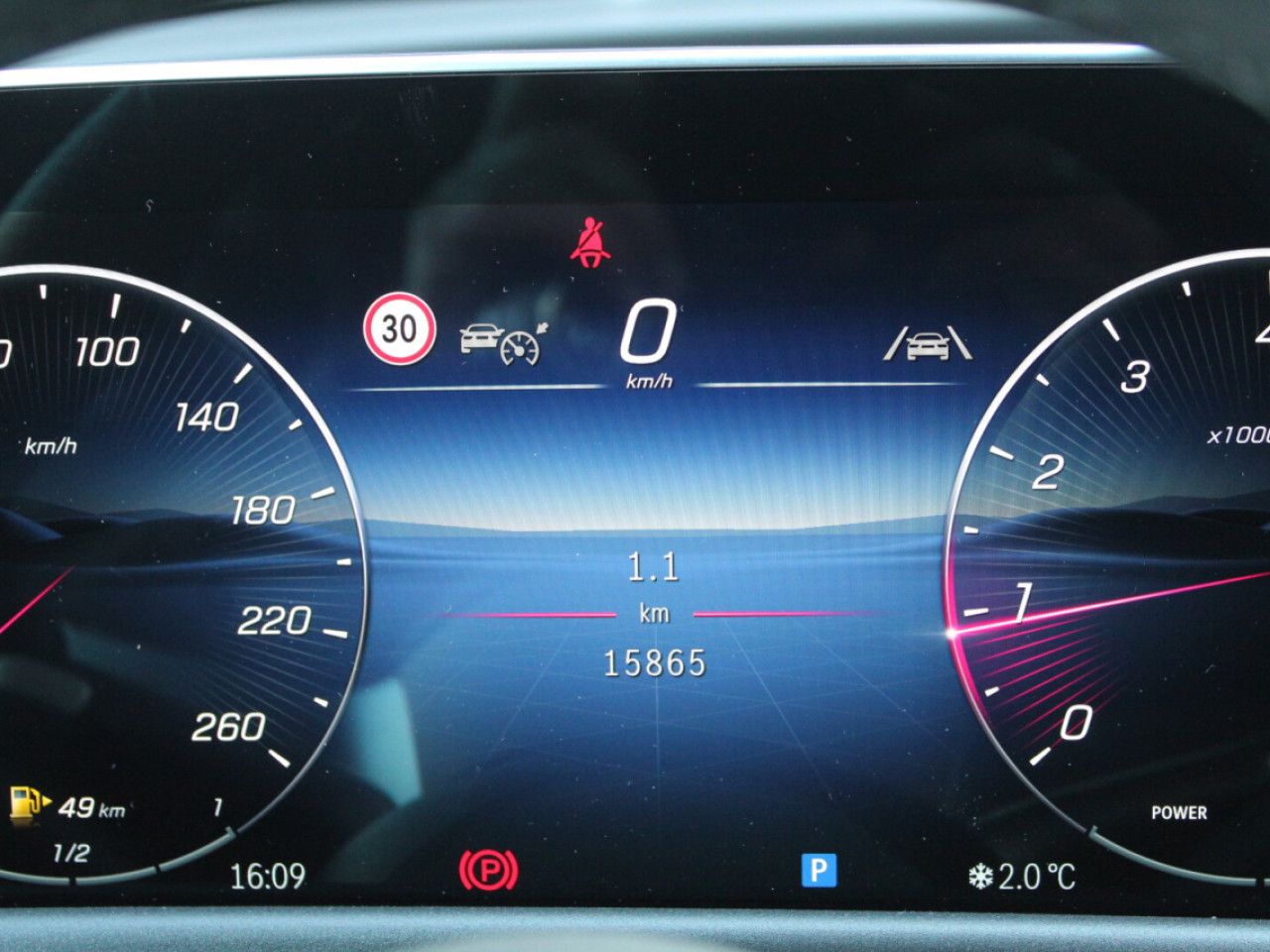 Mercedes-Benz E-Klasse – Bild 12