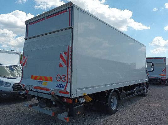 Vehicle image 4 / 5