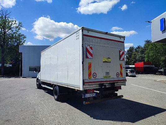 Vehicle image 4 / 13