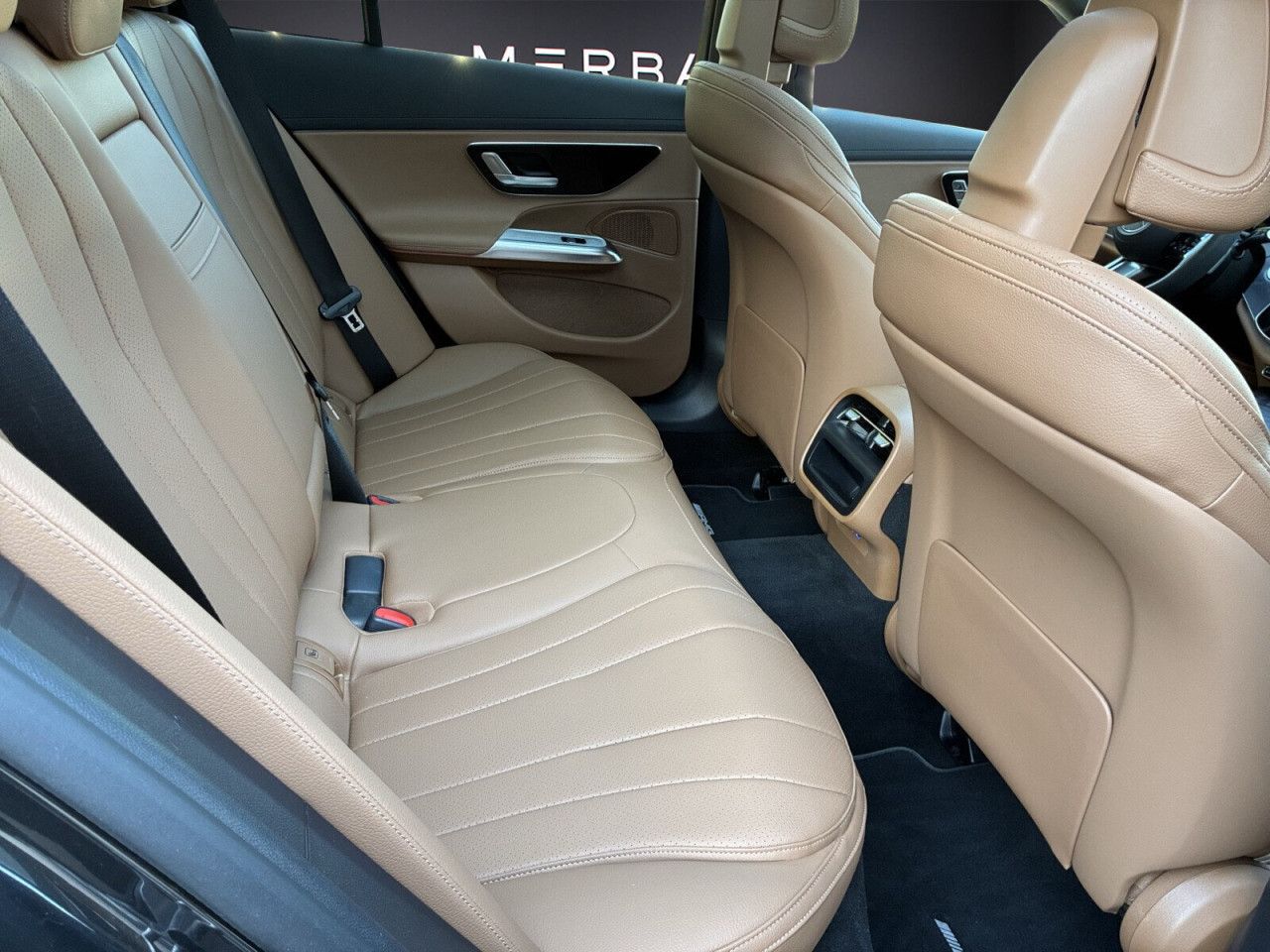 Mercedes-Benz E-Klasse – Bild 12
