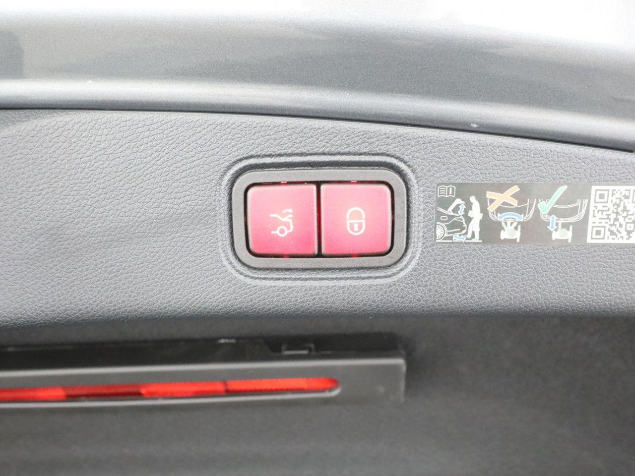 Mercedes-Benz E-Klasse – Bild 26