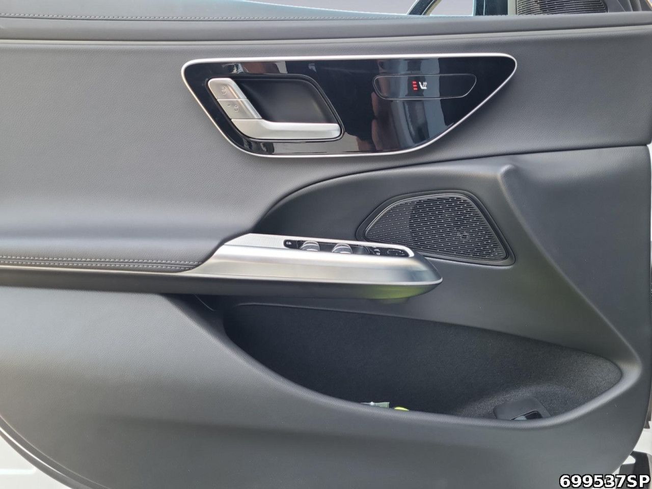 Mercedes-Benz E-Klasse – Bild 14