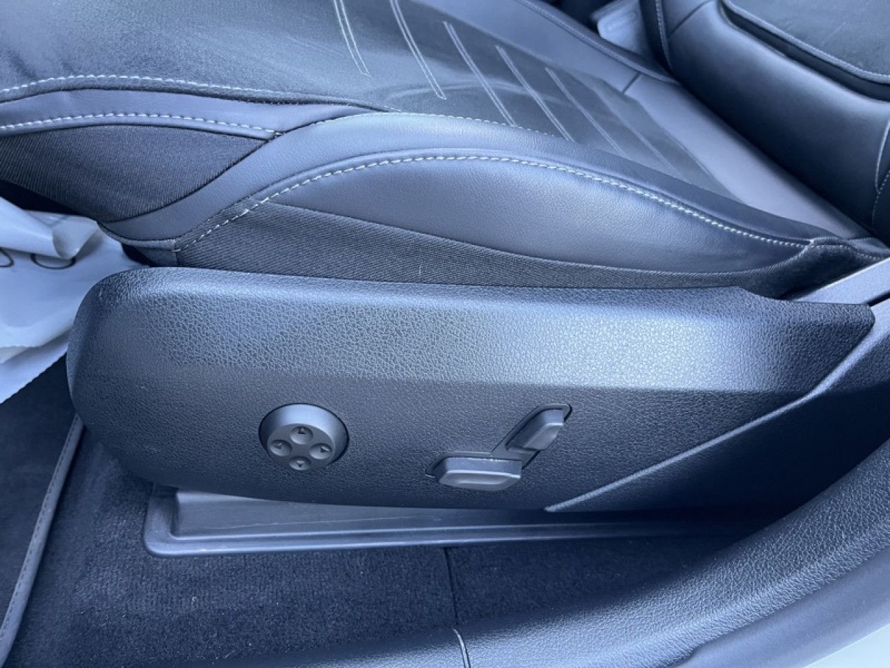 Photo du v&eacute;hicule 16 / 18