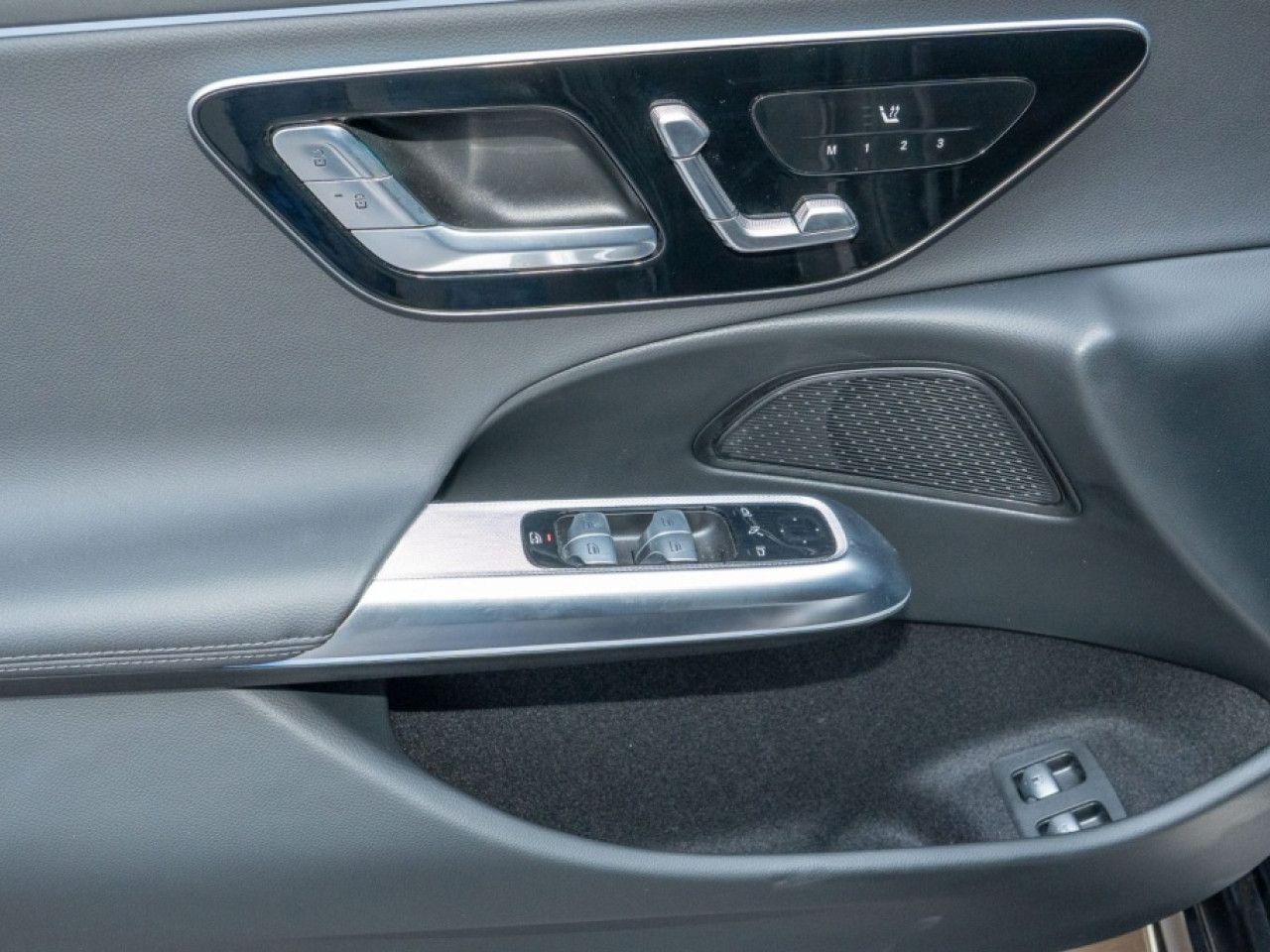 Mercedes-Benz E-Klasse – Bild 11