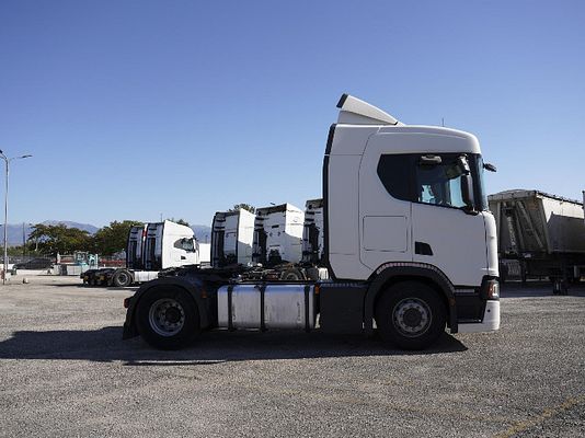 Vehicle image 4 / 13