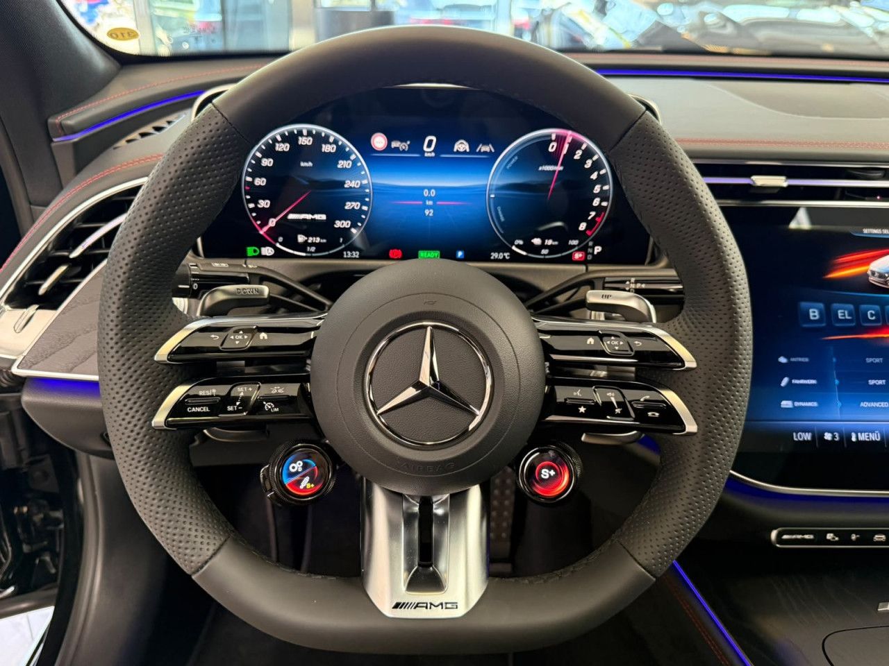 Mercedes-Benz E-Klasse – Bild 17
