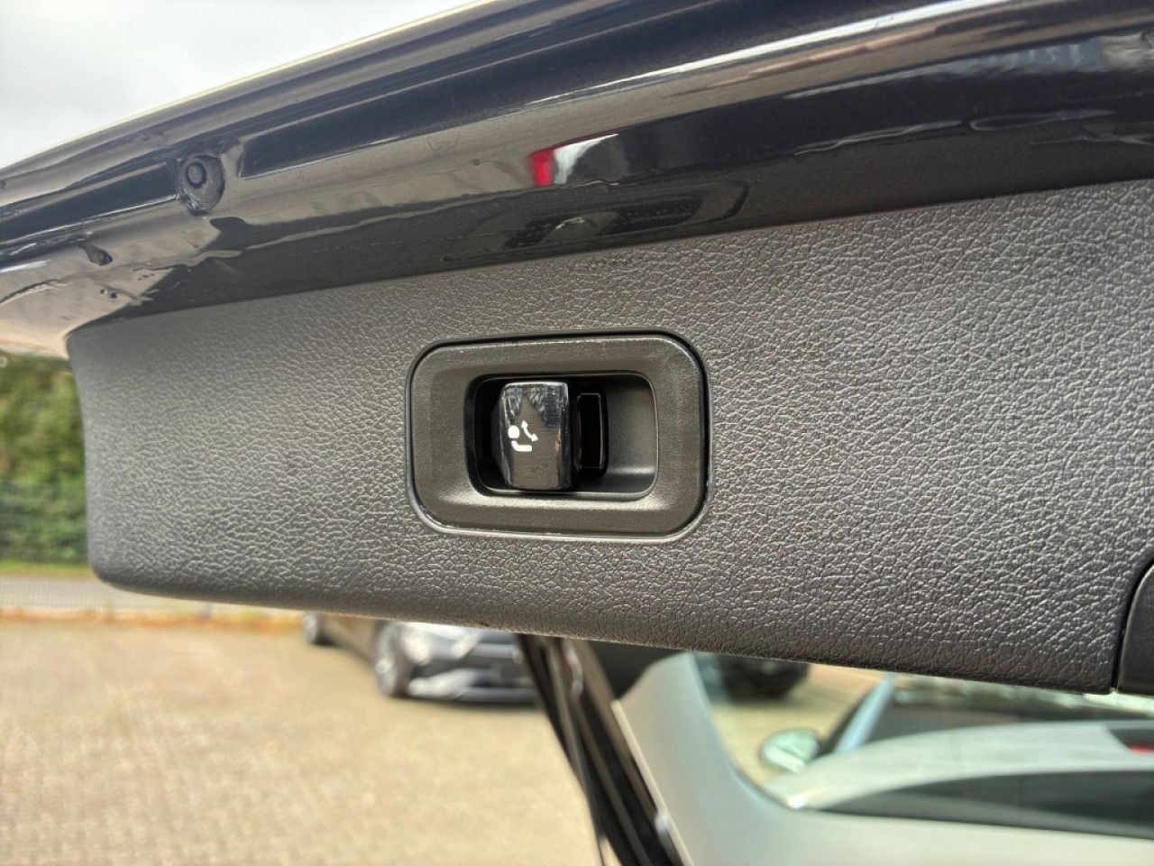 Mercedes-Benz E-Klasse – Bild 21