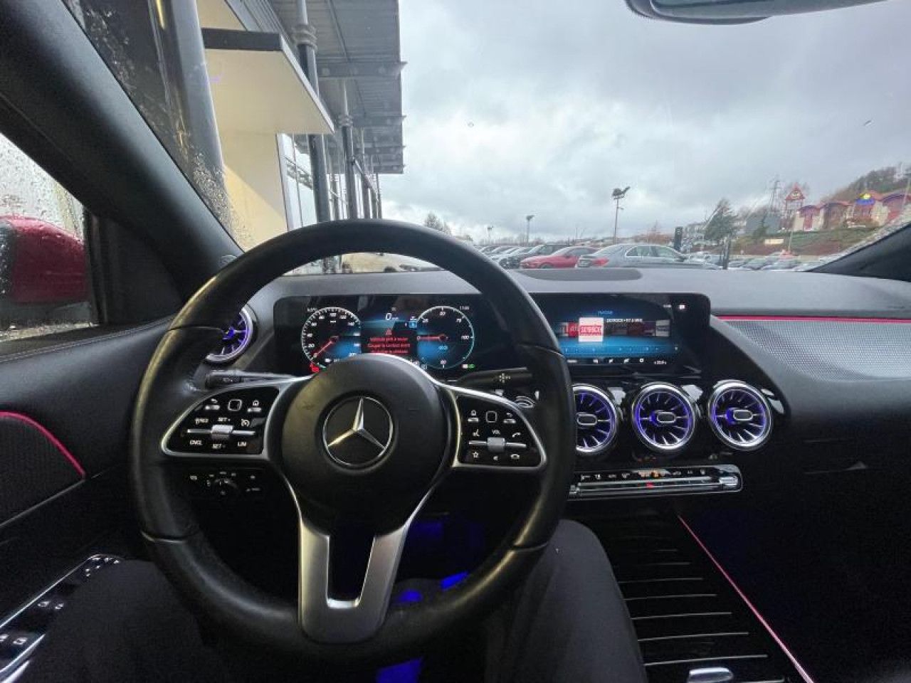 Photo du v&eacute;hicule 16 / 18