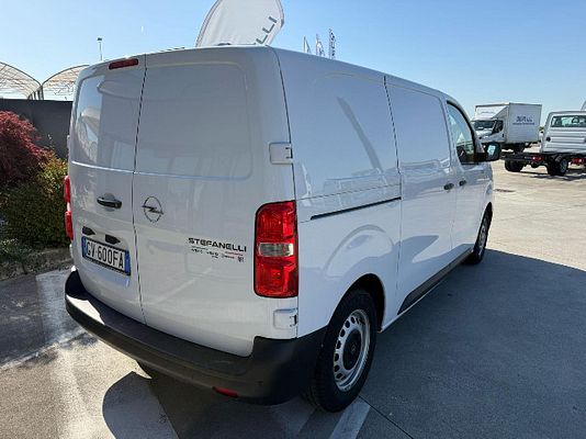 Vehicle image 10 / 12
