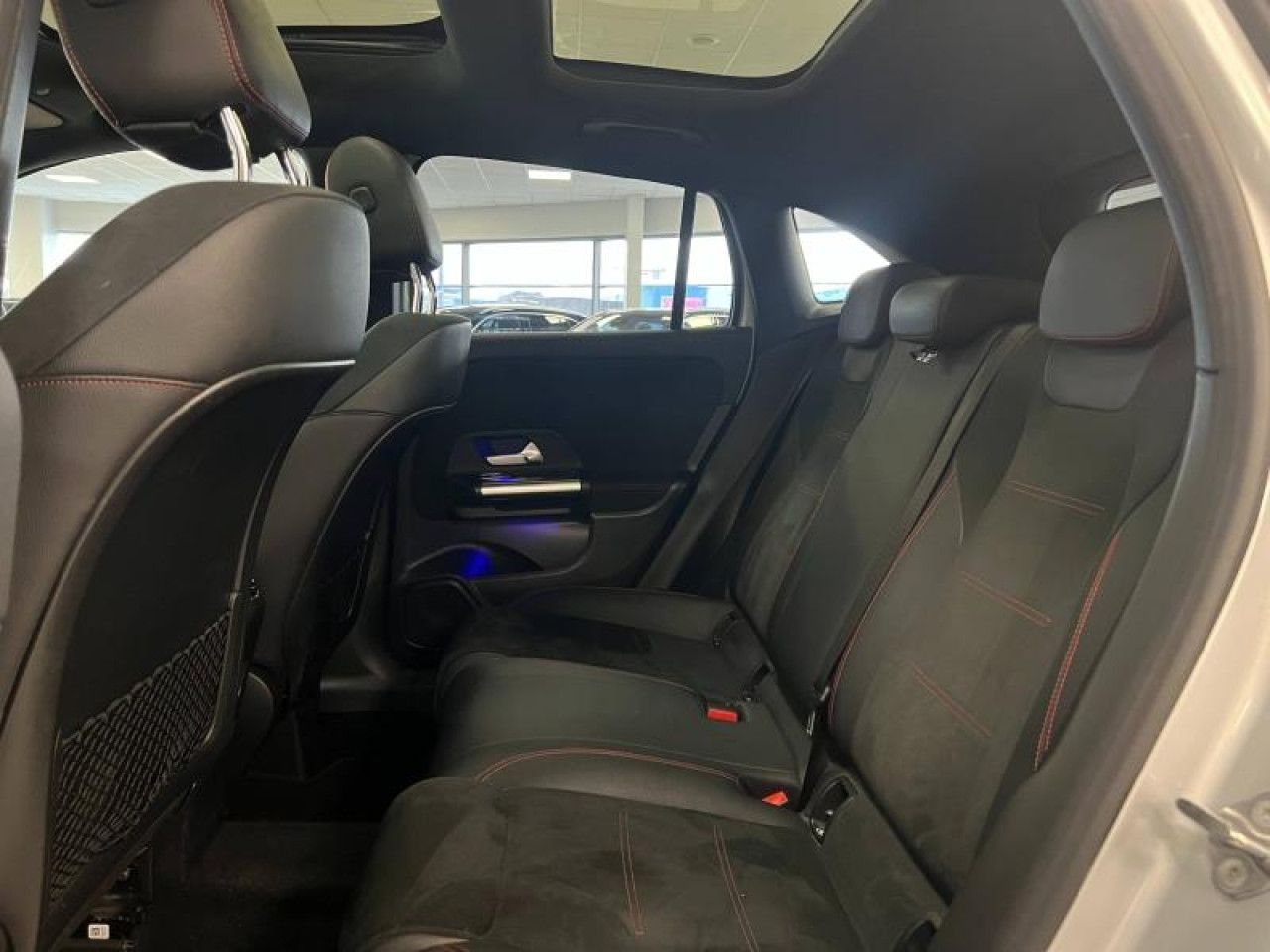 Photo du v&eacute;hicule 12 / 18