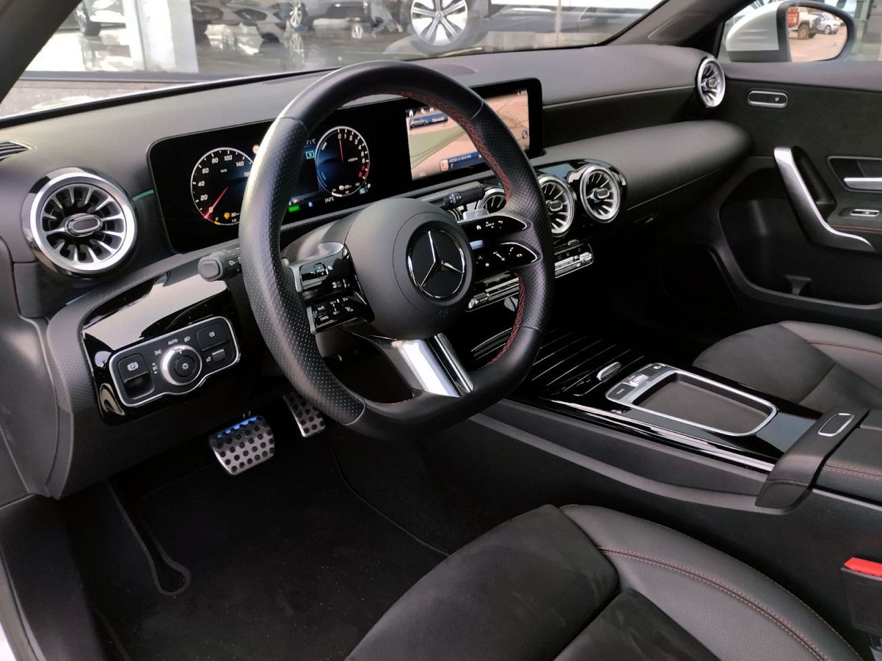 Imagem do ve&iacute;culo 2 / 12