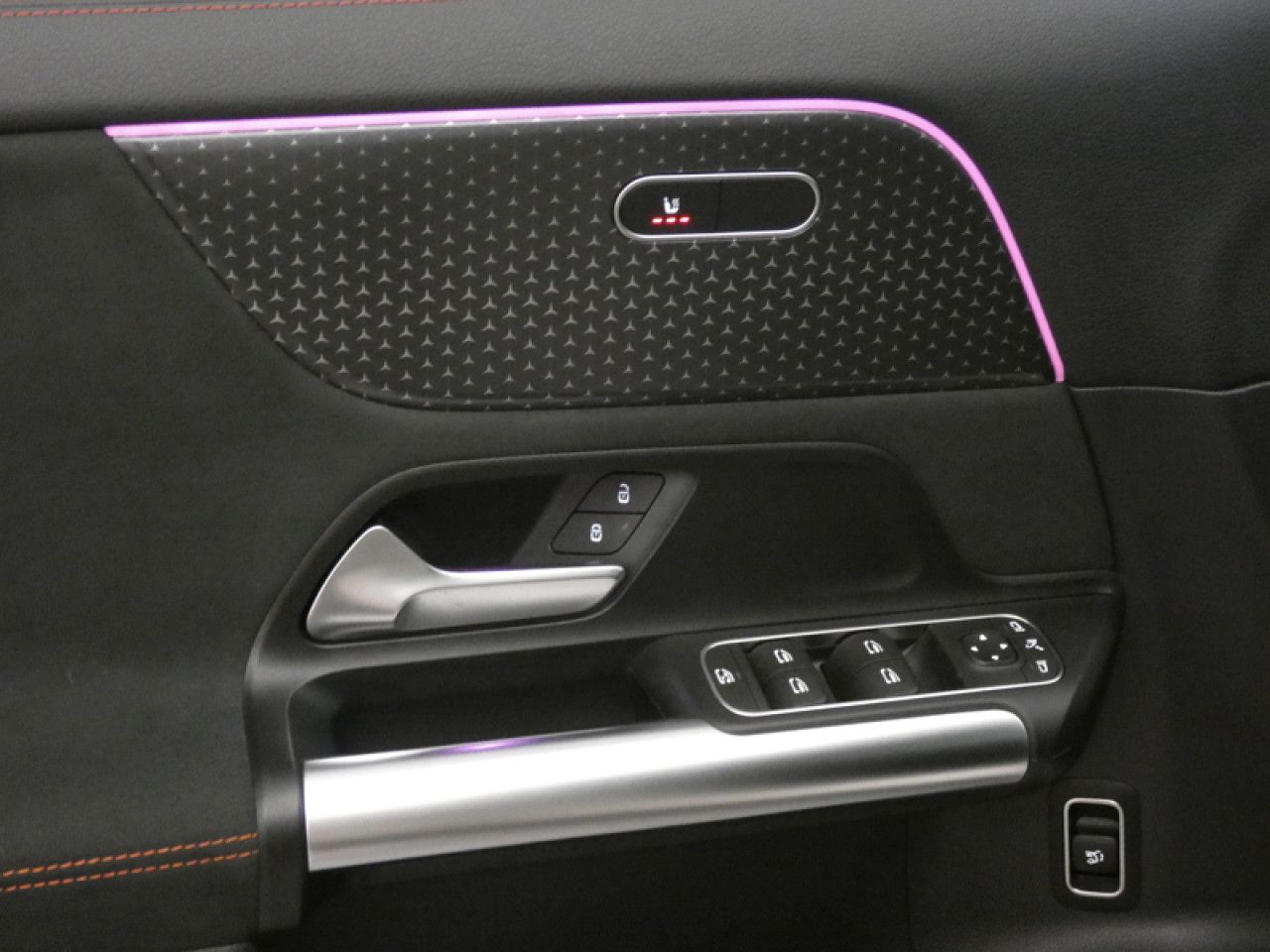 Photo du v&eacute;hicule 13 / 18