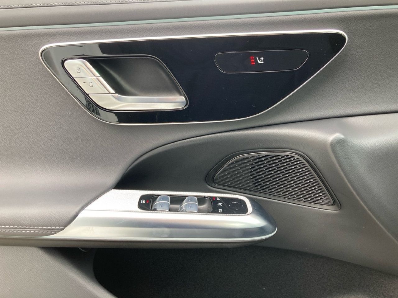 Mercedes-Benz E-Klasse – Bild 14