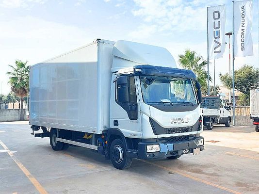 Vehicle image 1 / 4