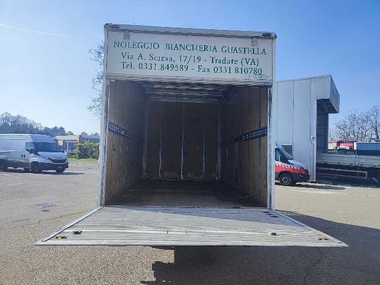 Vehicle image 7 / 10