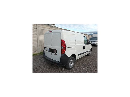 Vehicle image 3 / 5