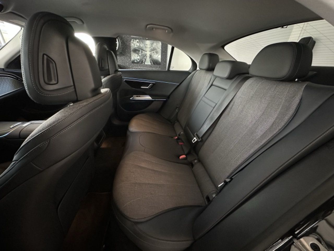 Mercedes-Benz E-Klasse – Bild 9