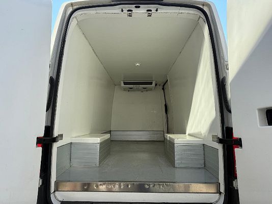 Vehicle image 14 / 19