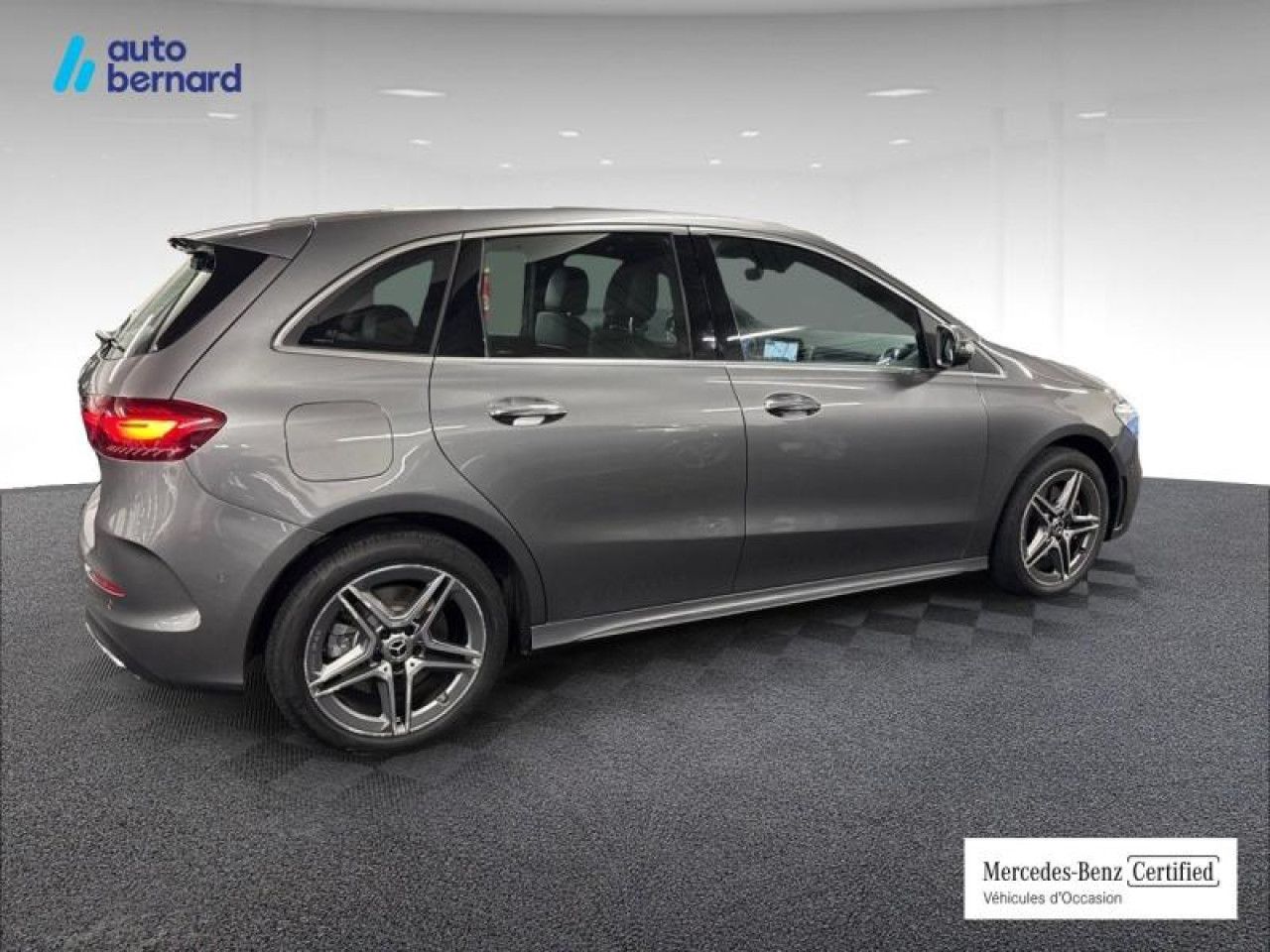 Photo du v&eacute;hicule 4 / 18