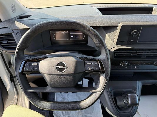 Vehicle image 3 / 12