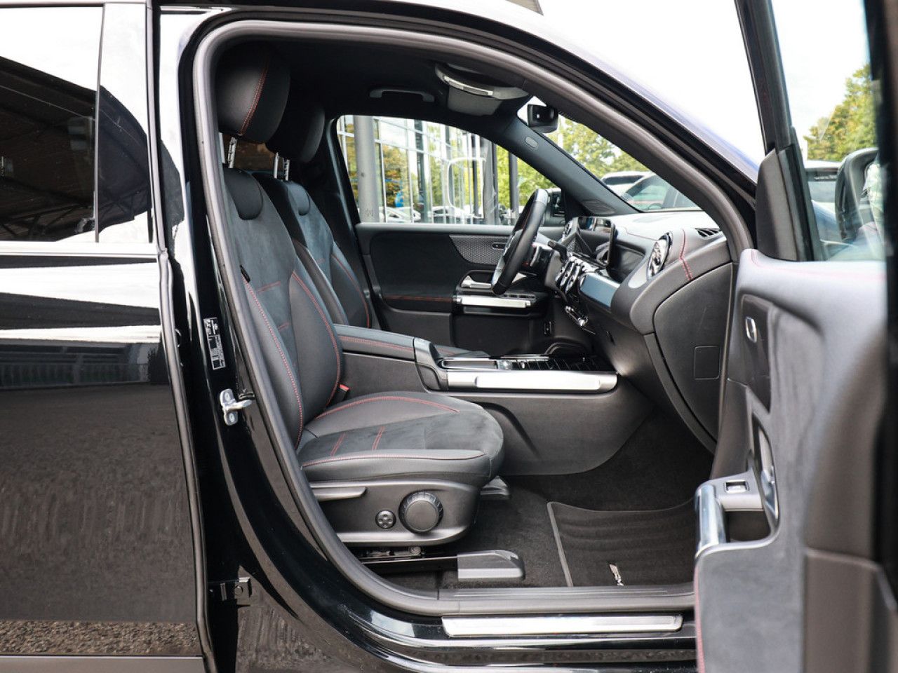 Mercedes-Benz EQB – Bild 2
