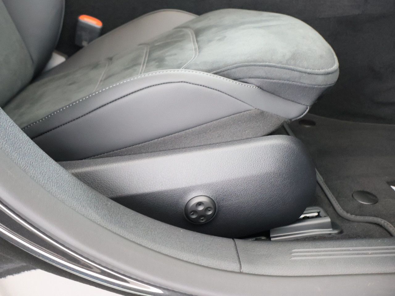 Mercedes-Benz E-Klasse – Bild 16