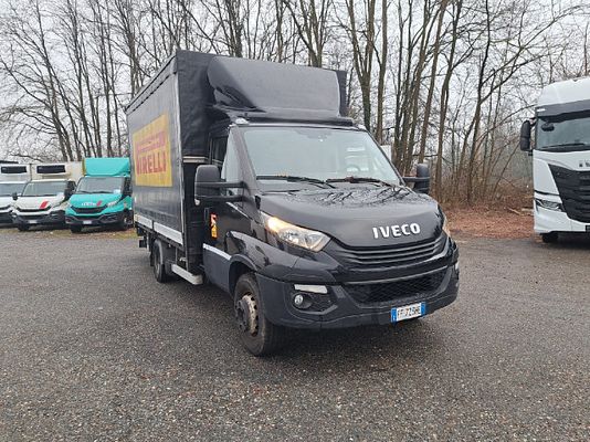 Vehicle image 2 / 16