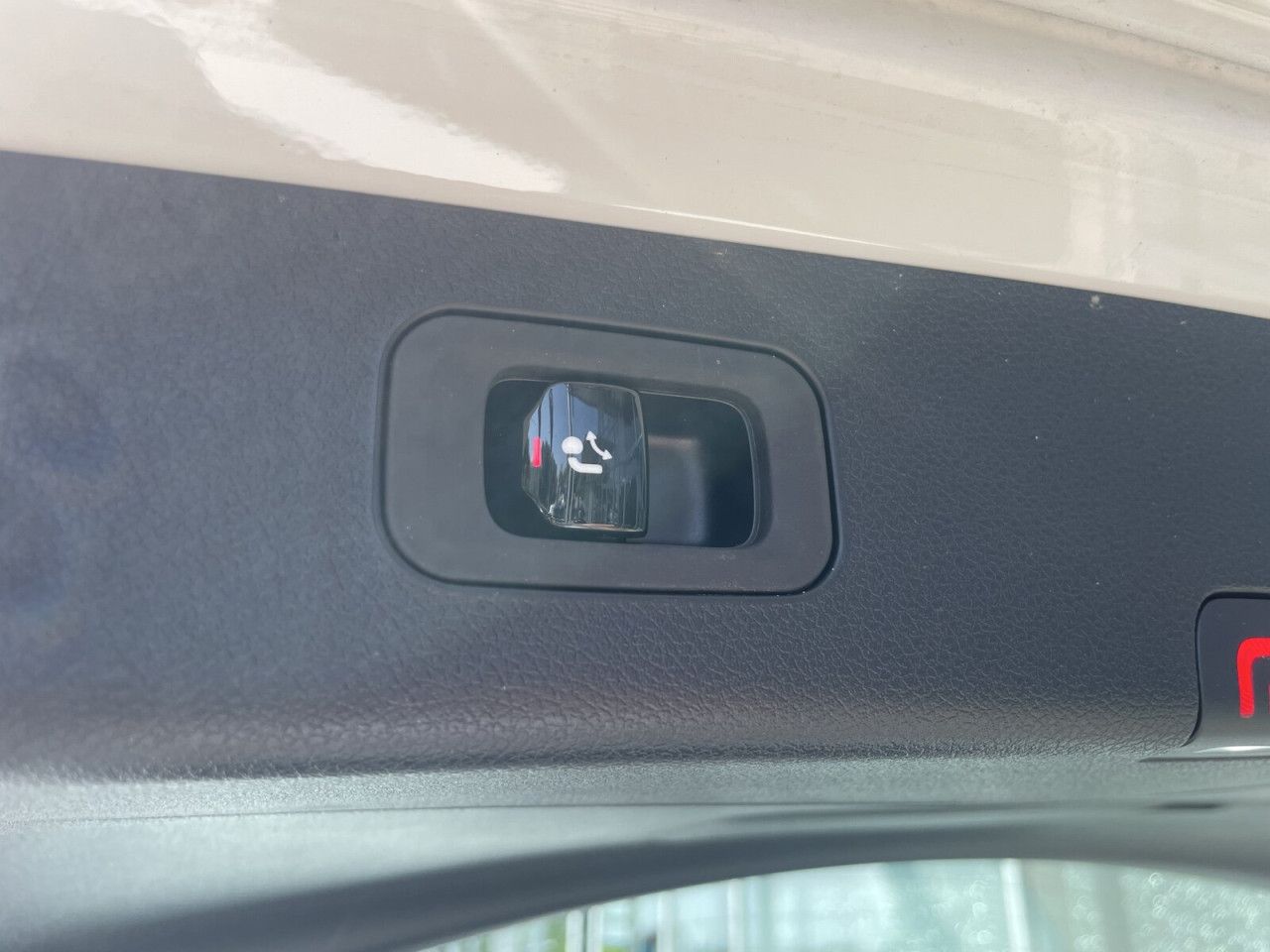 Mercedes-Benz E-Klasse – Bild 9