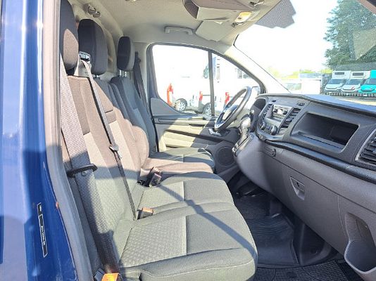 Vehicle image 3 / 13