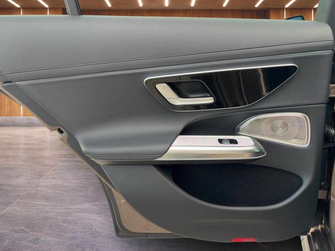 Mercedes-Benz E-Klasse – Bild 16