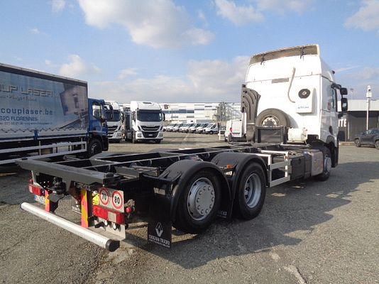 Vehicle image 5 / 20