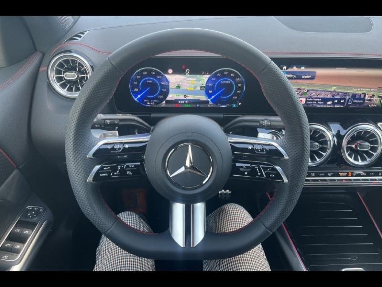 Photo du v&eacute;hicule 9 / 18