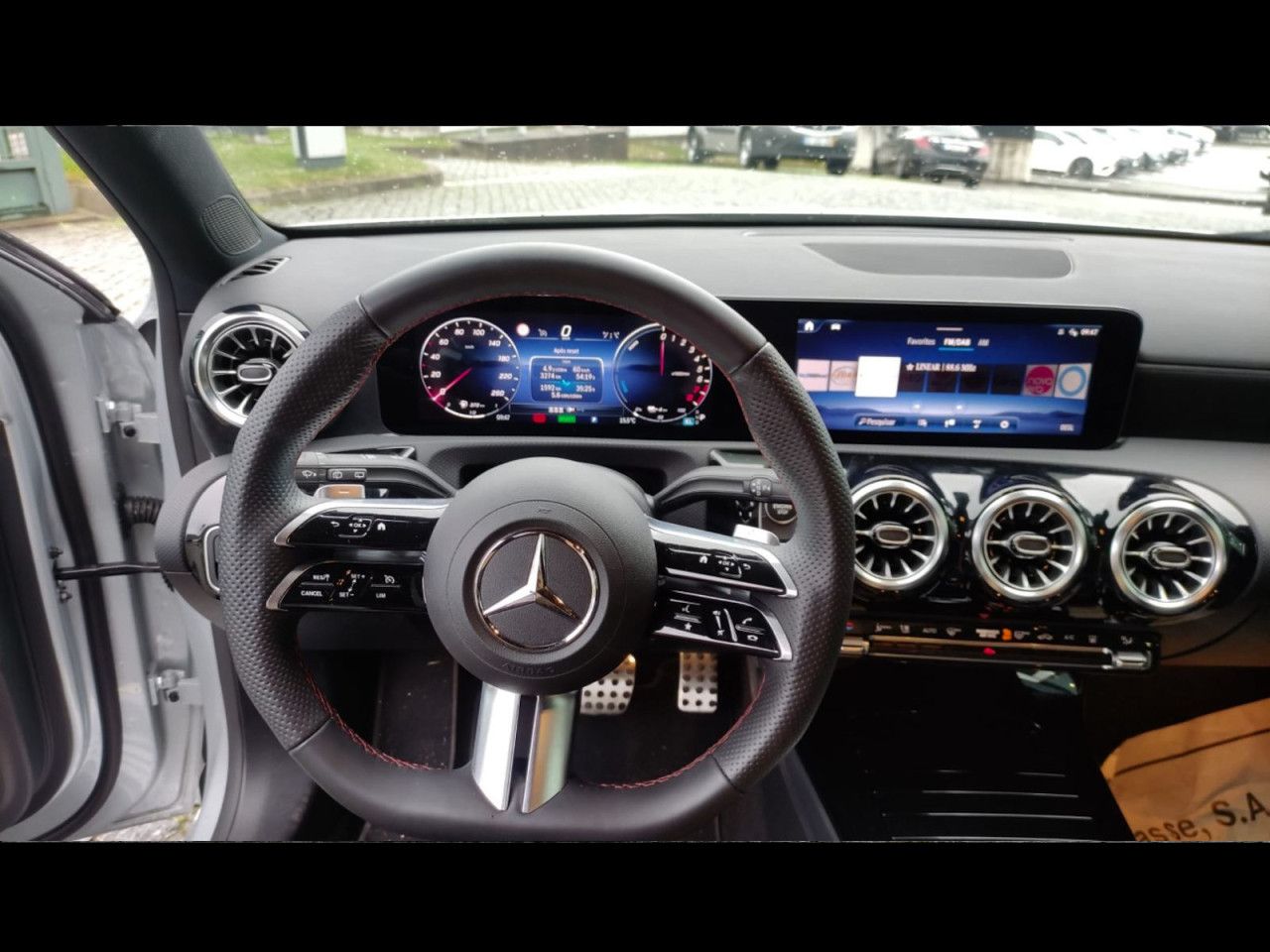 Imagem do ve&iacute;culo 3 / 6