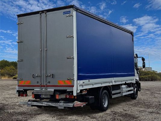 Vehicle image 9 / 23