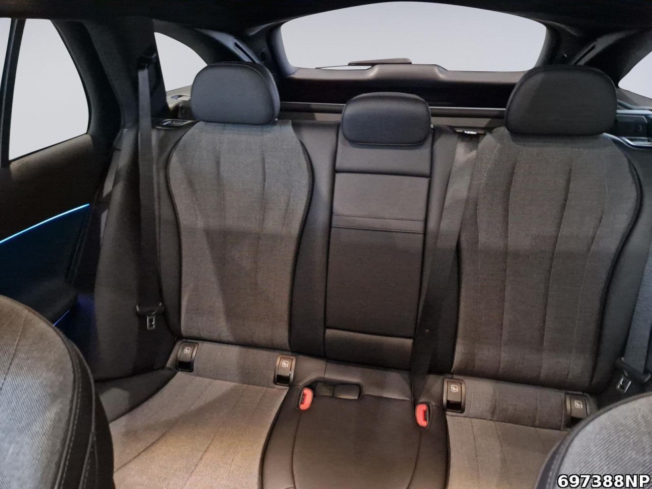 Mercedes-Benz E-Klasse – Bild 11