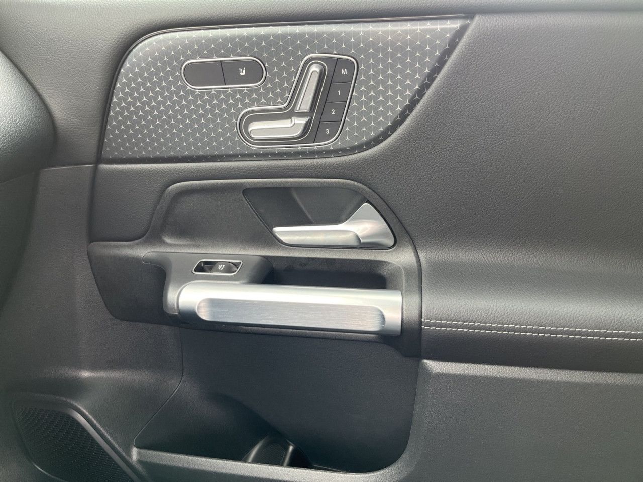 Mercedes-Benz GLB – Bild 13