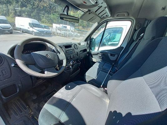 Vehicle image 2 / 4