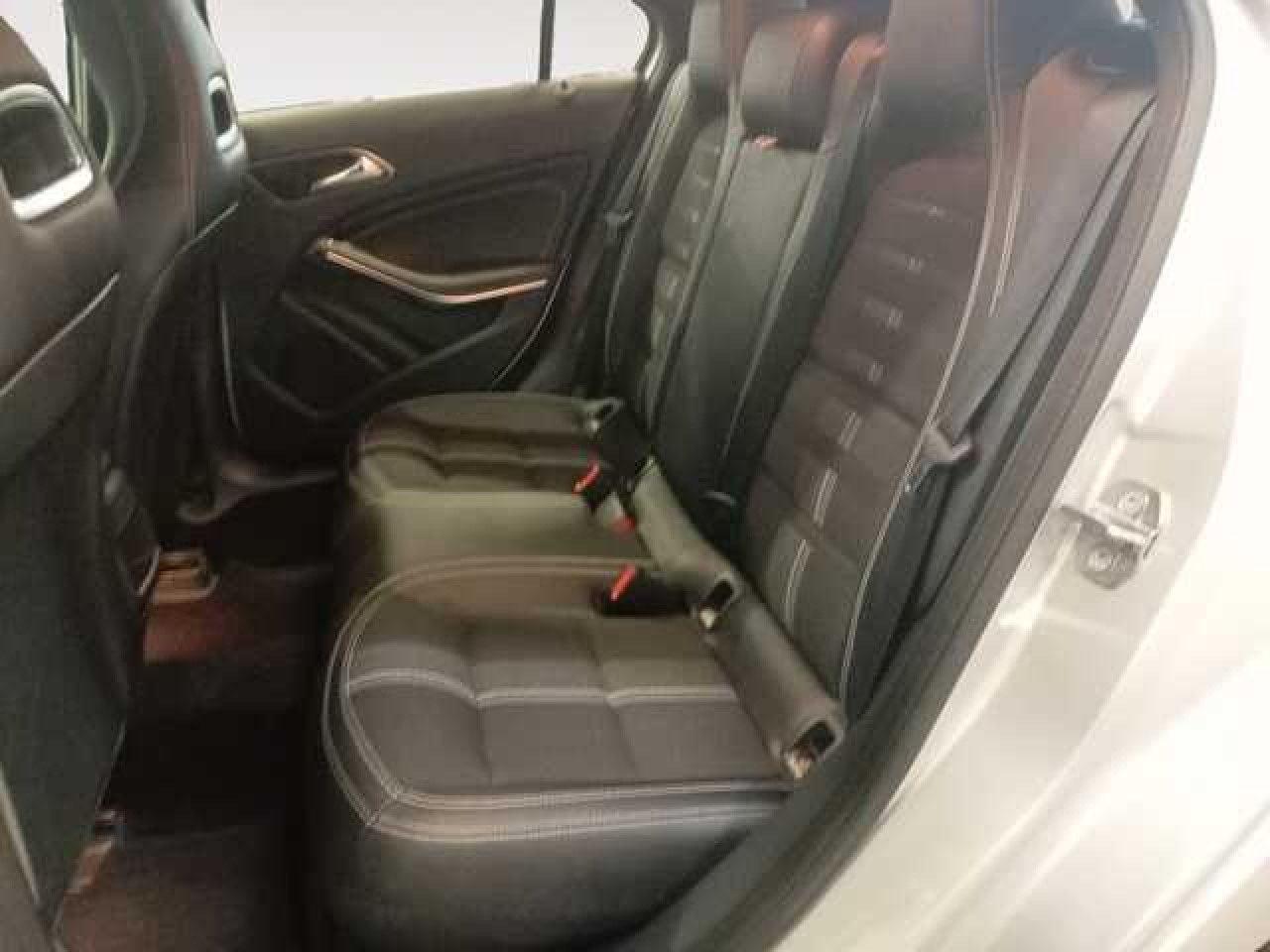 Imagem do veículo 10 / 15