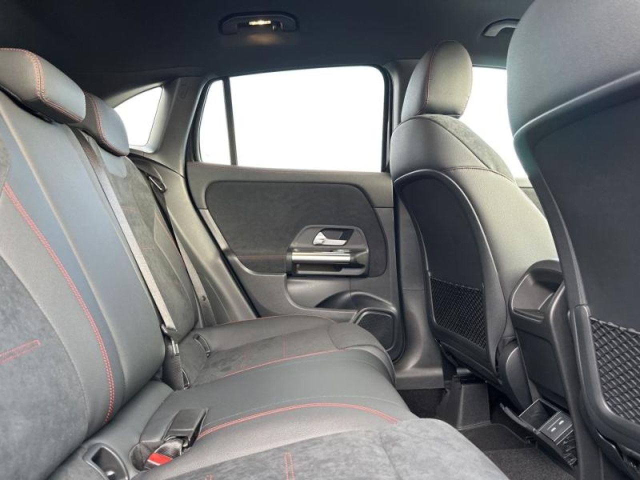 Photo du v&eacute;hicule 14 / 18