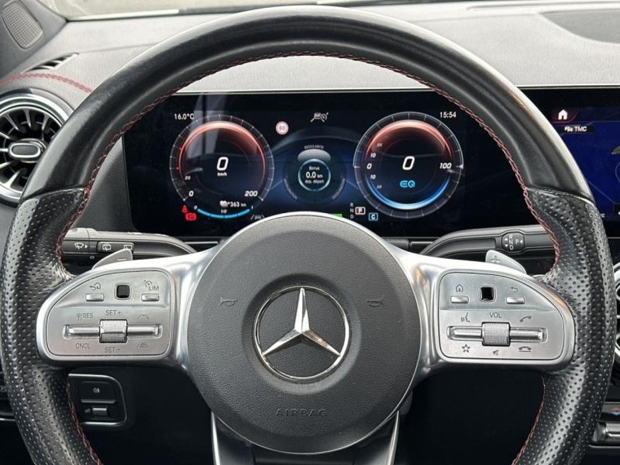 Photo du v&eacute;hicule 9 / 18