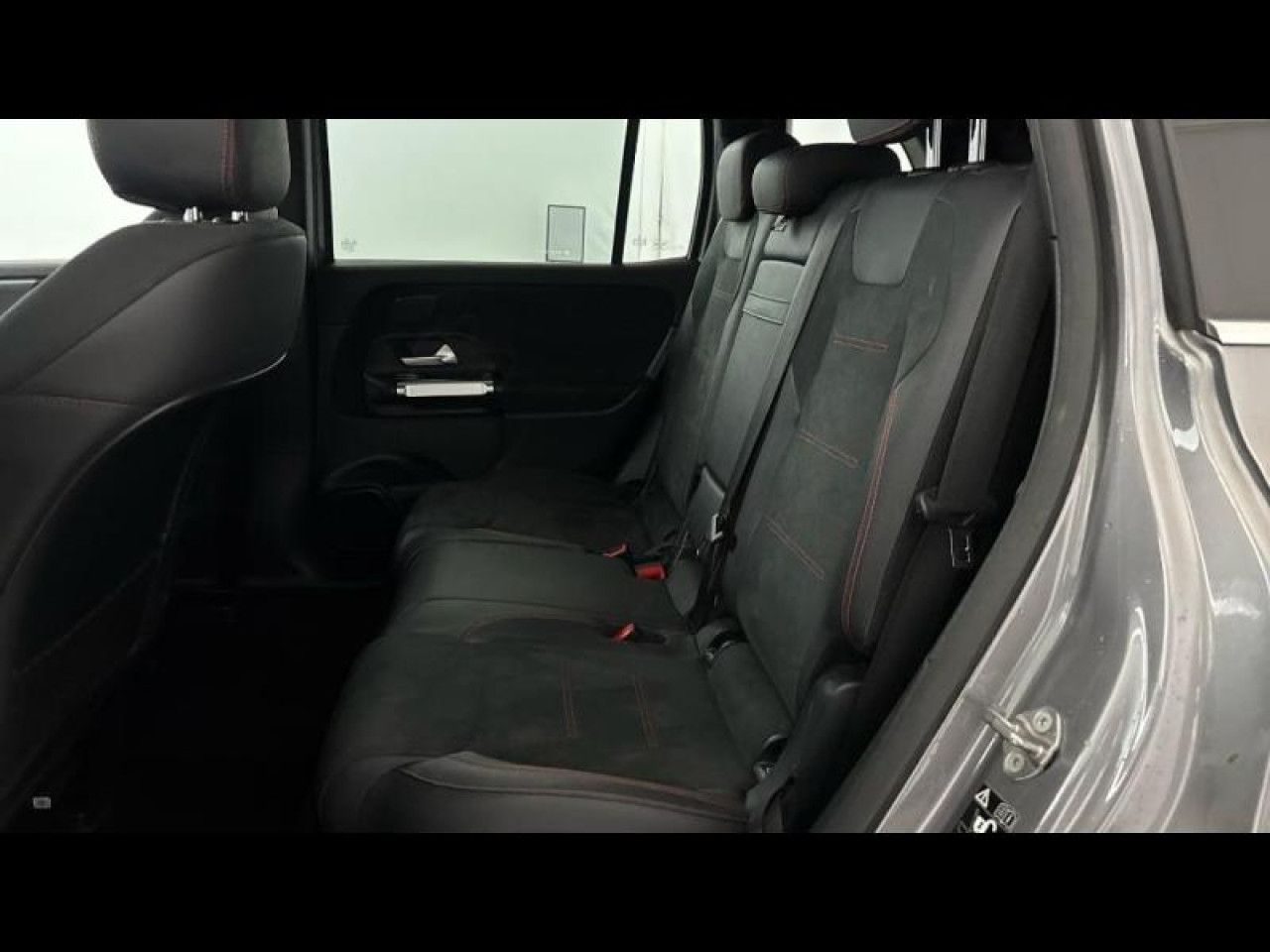 Photo du v&eacute;hicule 13 / 18