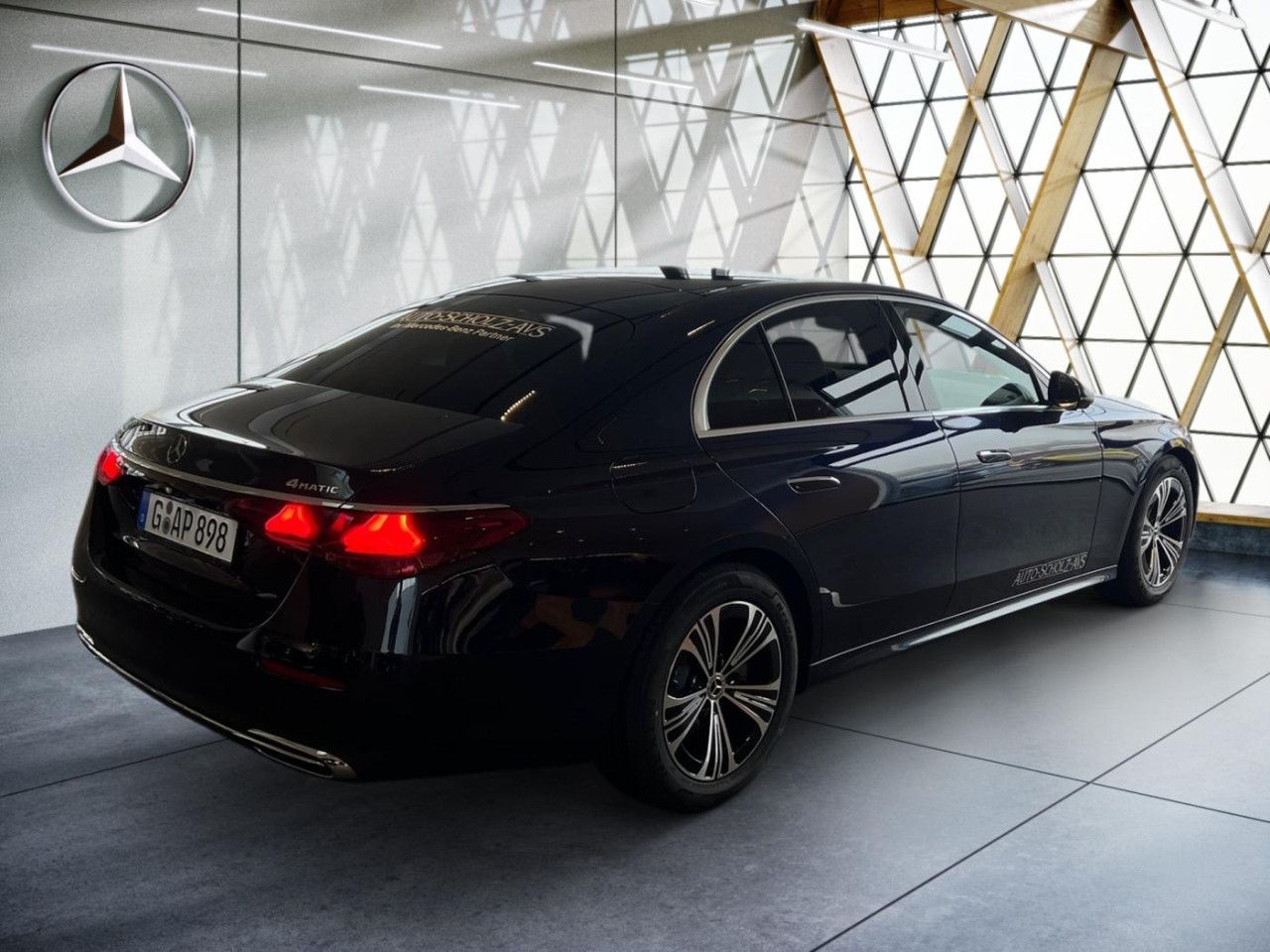 Mercedes-Benz E-Klasse – Bild 13
