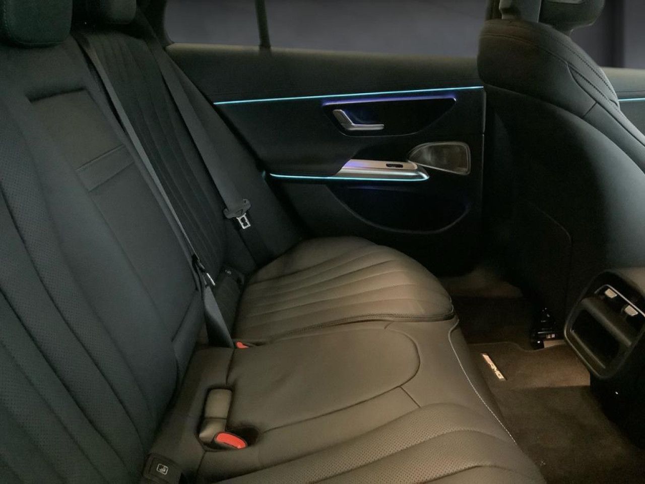 Mercedes-Benz E-Klasse – Bild 13