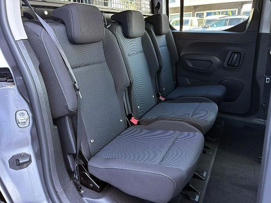 Vehicle image 15 / 15