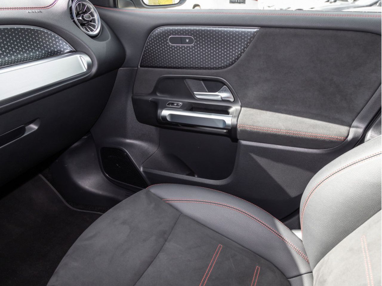 Mercedes-Benz EQB – Bild 16